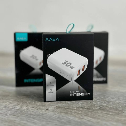 XAEA. Cargador 30W