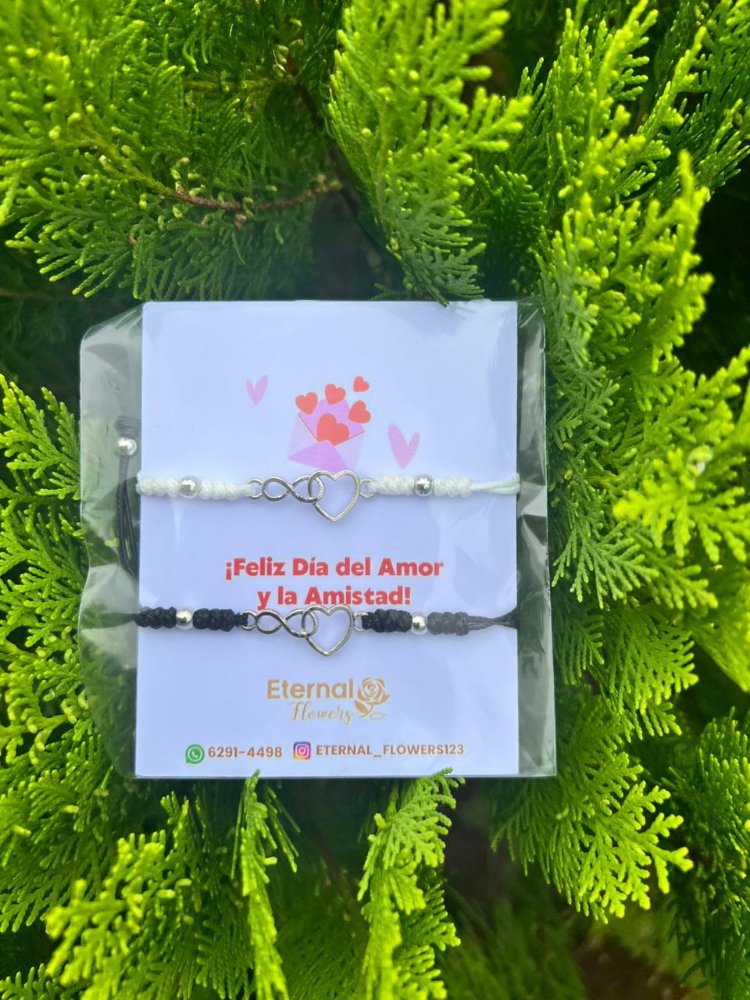 pulseras amor pareja blanca y negra