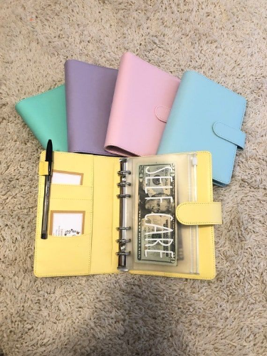 Binder o carpeta Tamaño: A5, con 6 Sobre plástico con cierre / Organigastos  AMARILLO