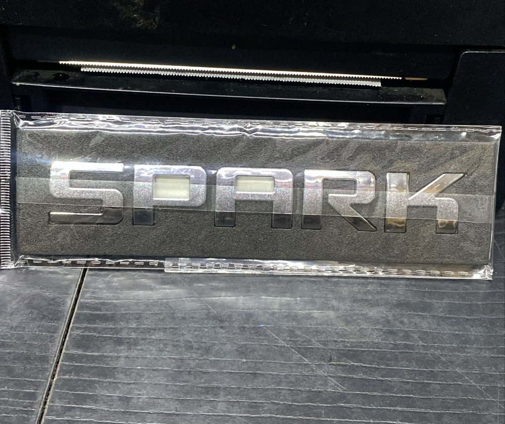 LOGO PALABRA SPARK CROMADO