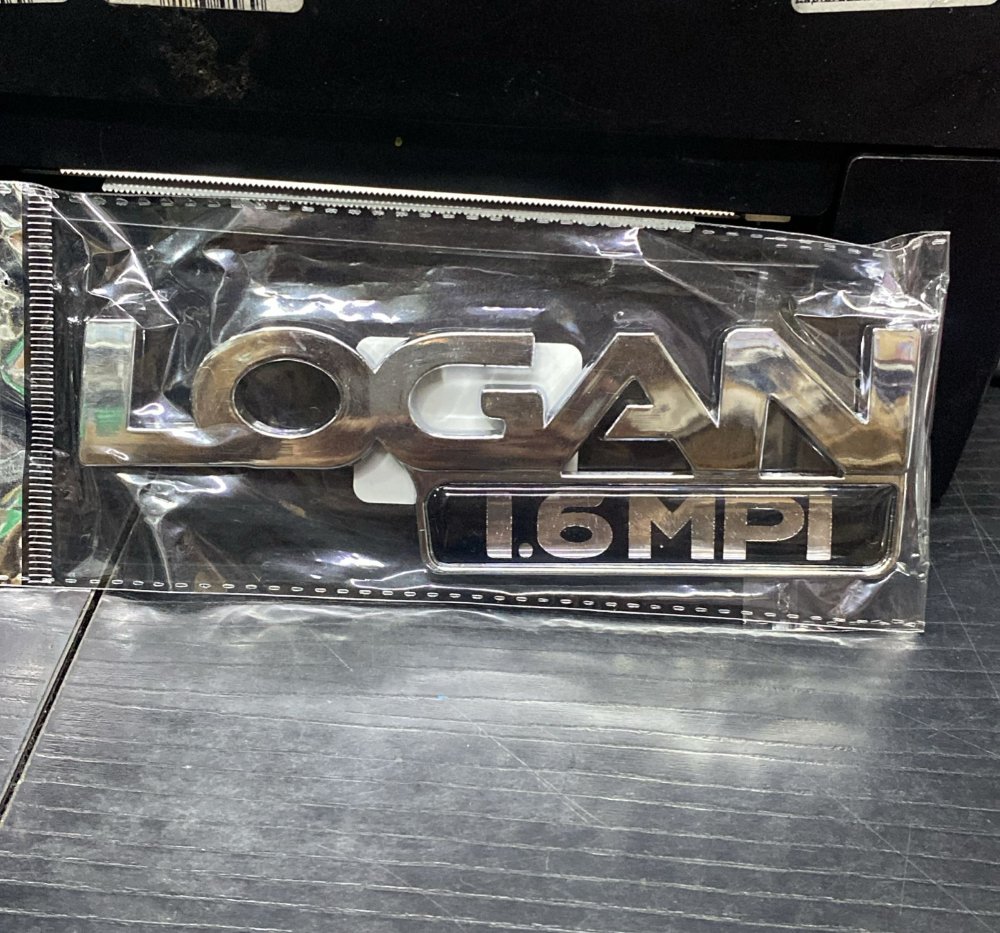 LOGO PALABRA LOGAN 1.6 MPI CROMADO