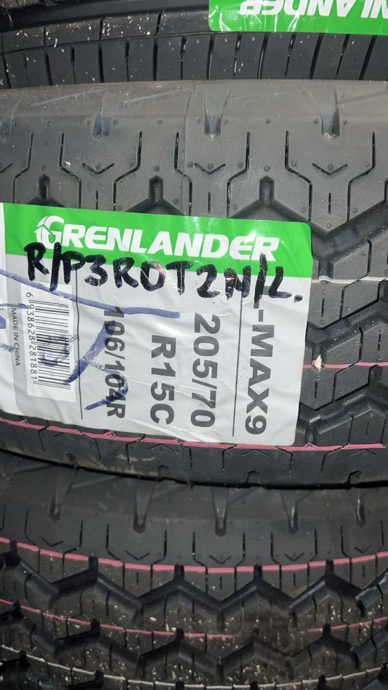 LLANTA GRENLANDER 205/70/15 L-MAX9 106/104R