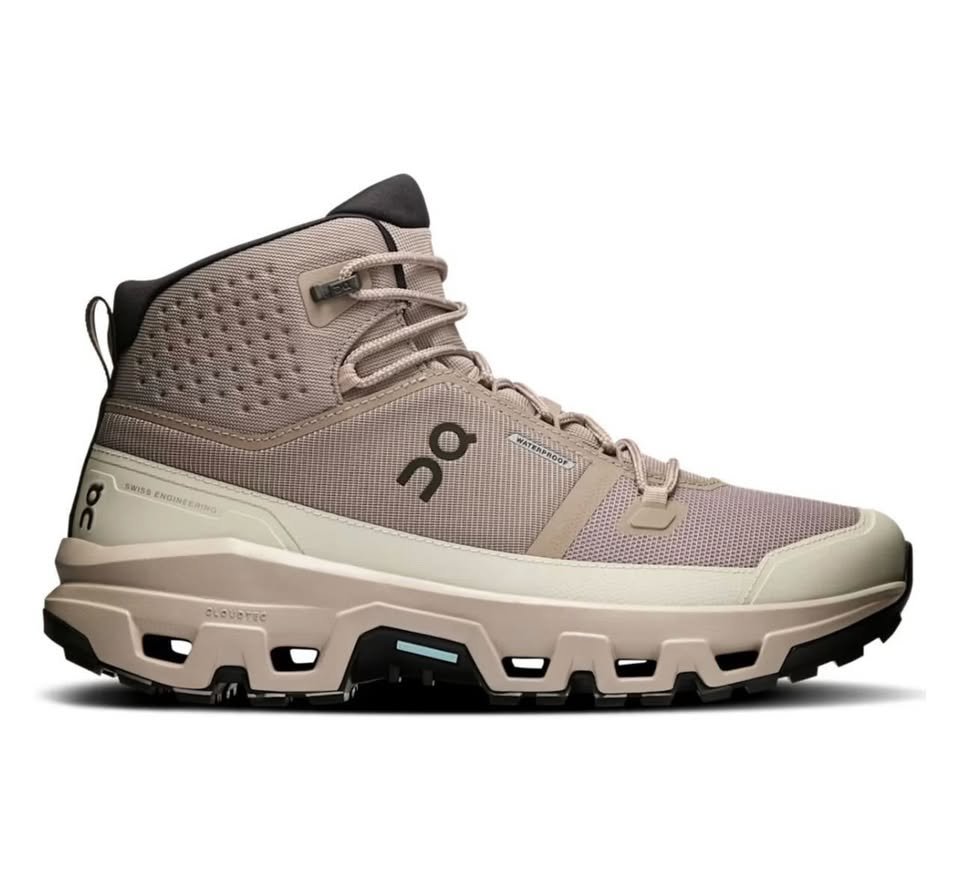 BOTAS ON RUNNING ROSE