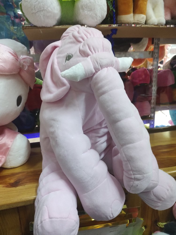 elefante rosa grande