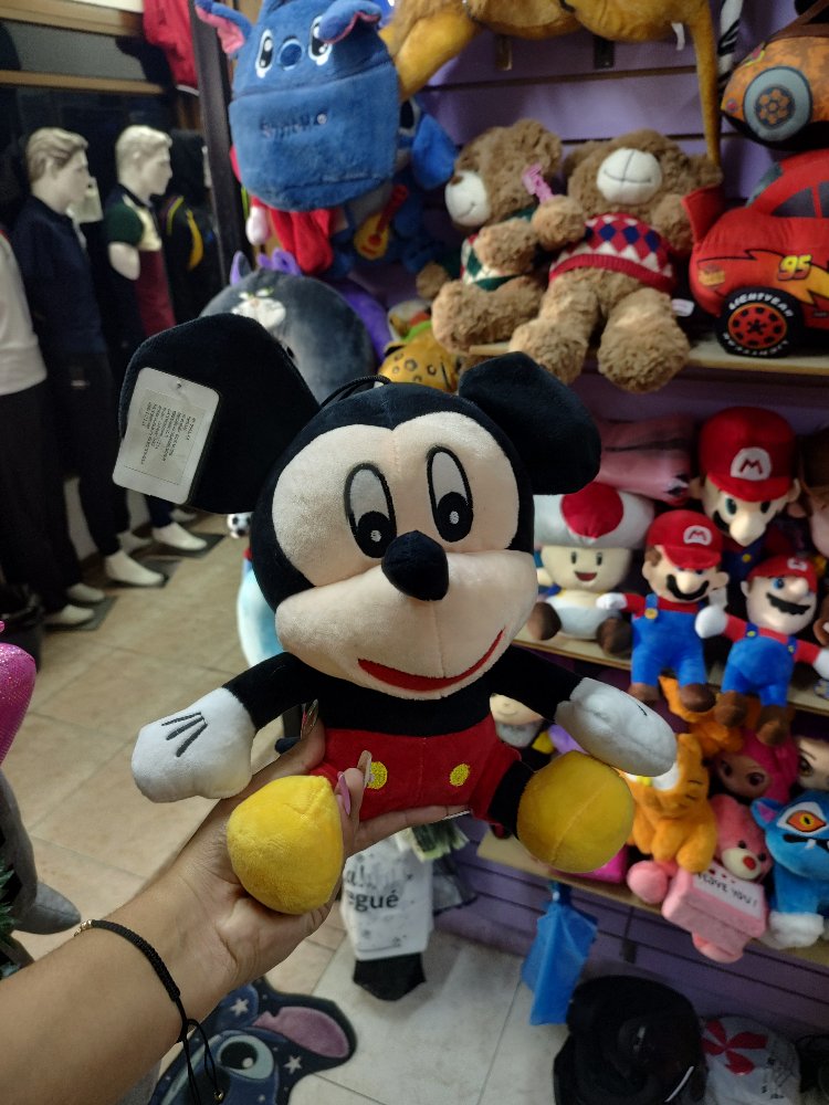 mickey orejon
