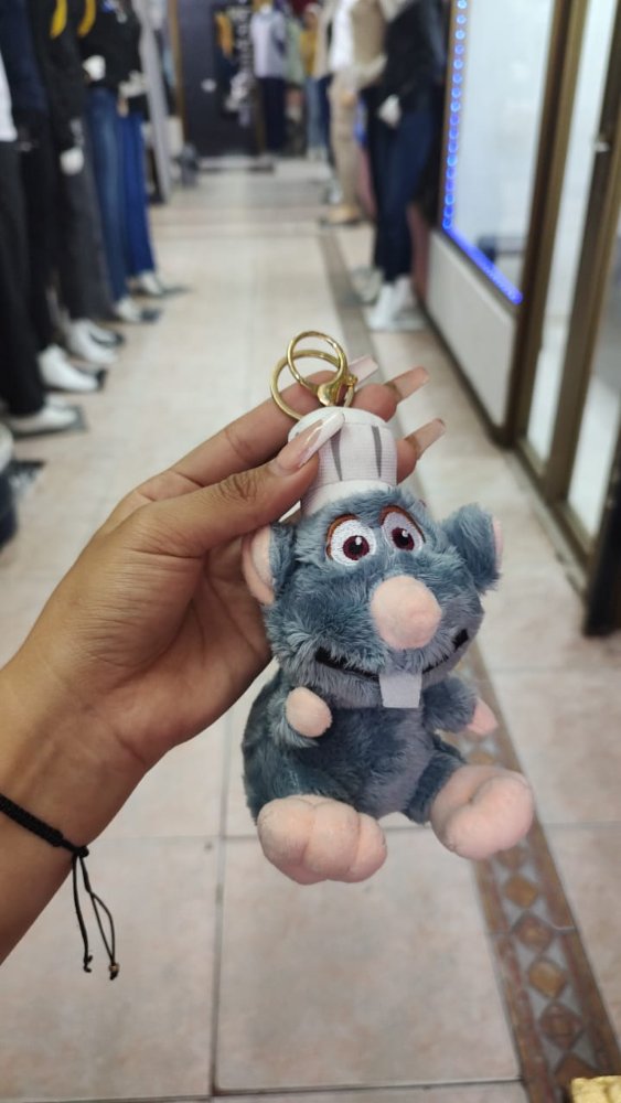 llavero de peluche de rata