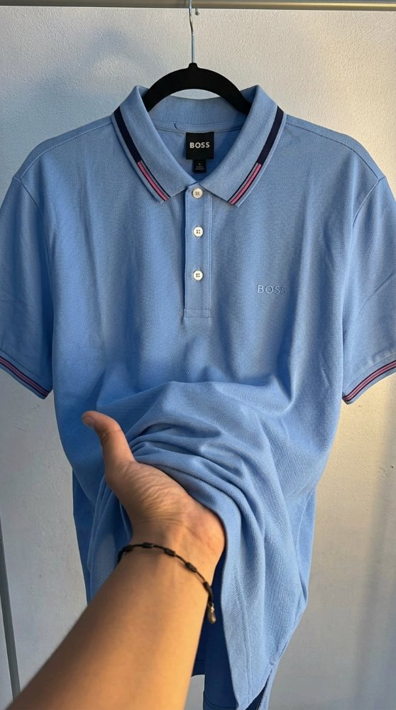 Playera tipo polo BOSS azul cielo