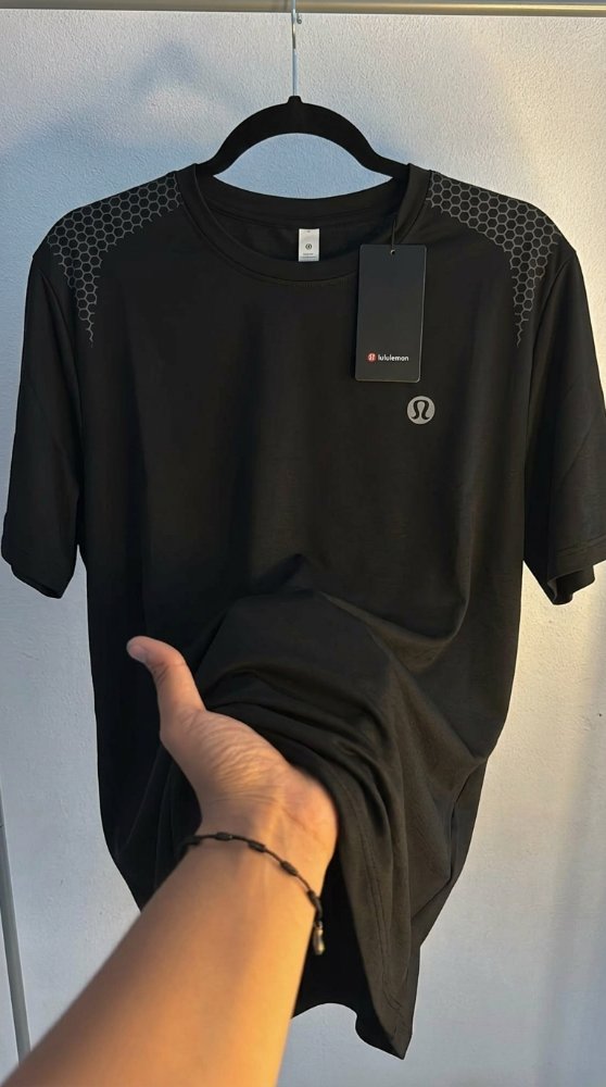 Playera cuello redondo Lululemon negra