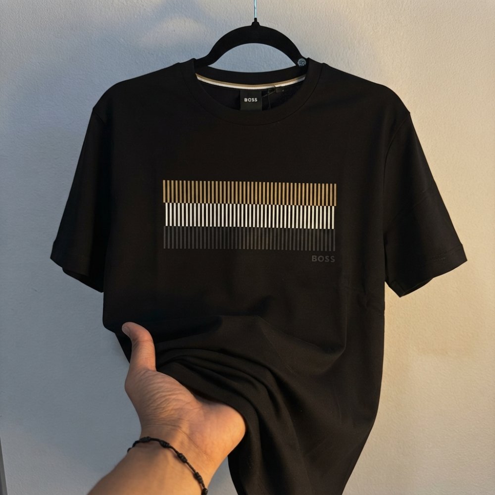 Playera Bosss cuello redondo diseño 3 franjas