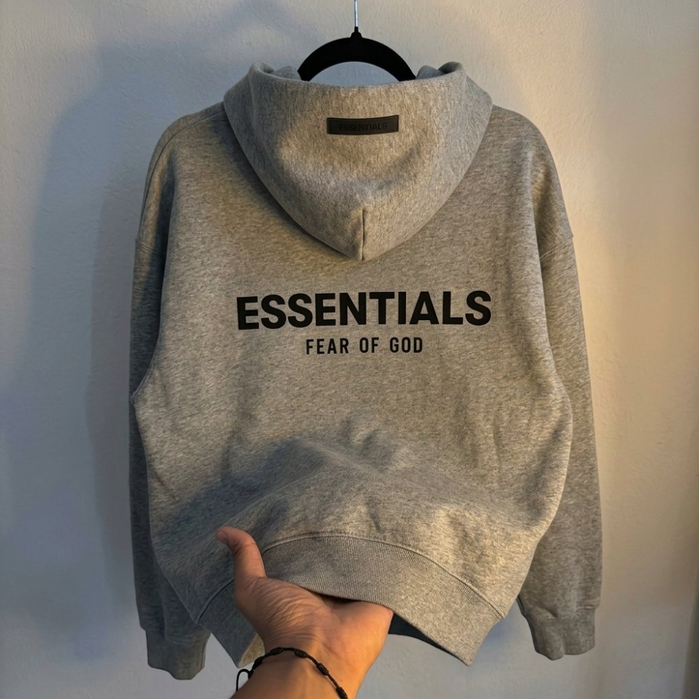 HOODIE ESSENTIAL GRIS