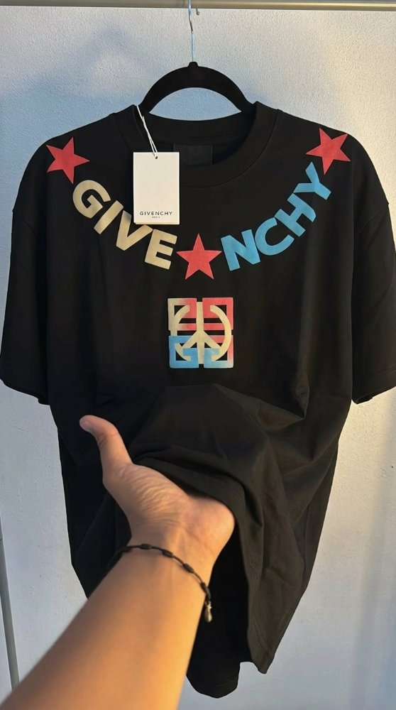 Playera Turca Givenchy
