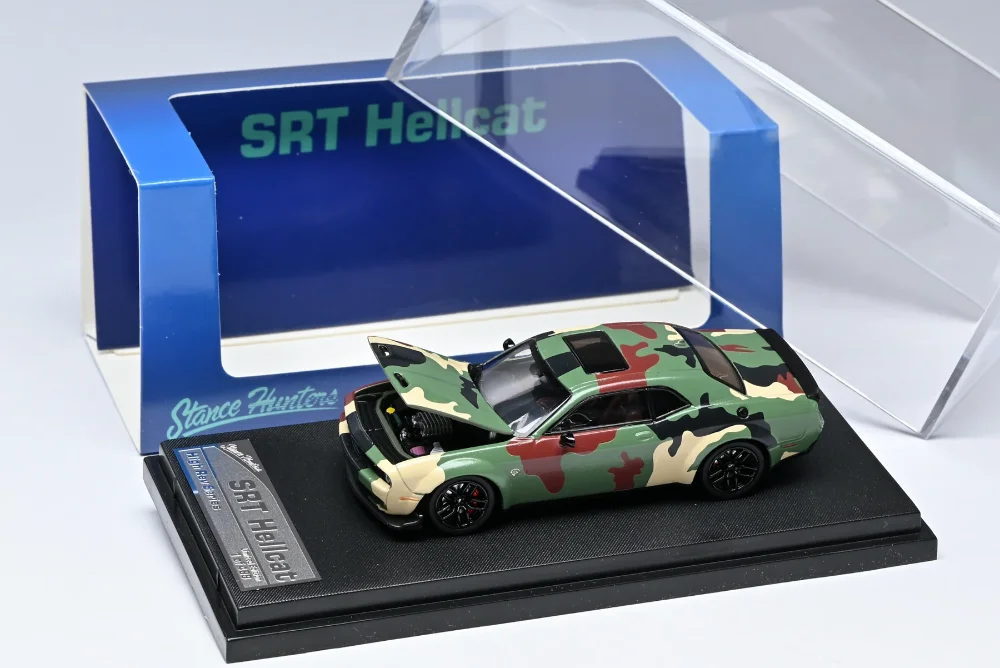 Dodge Challenger SRT Hellcat - Army Green