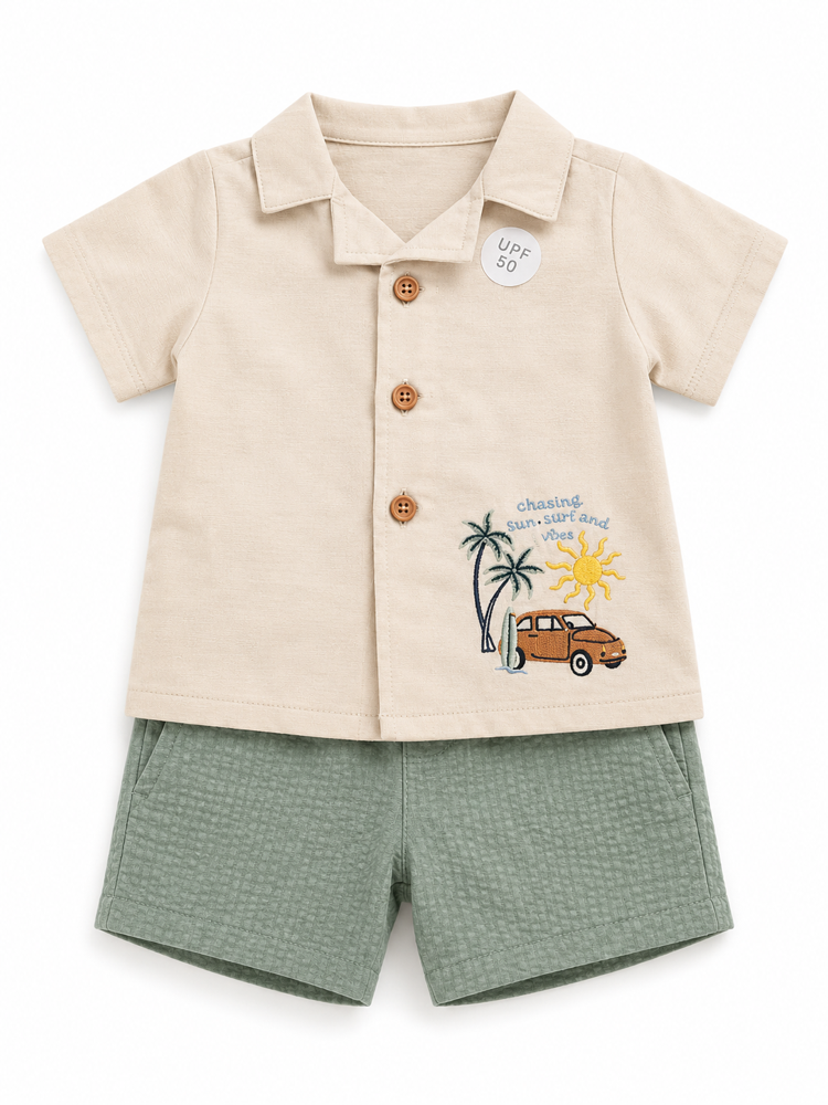 Camisa crema playera short verde 18 meses