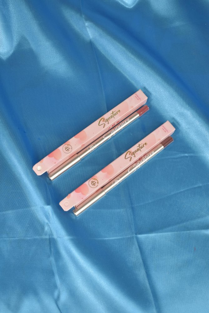 Delineador De Labios Signature Blomshell