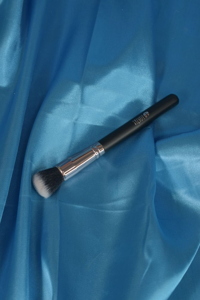 Brocha p111 Kabuki Corrector Trendy