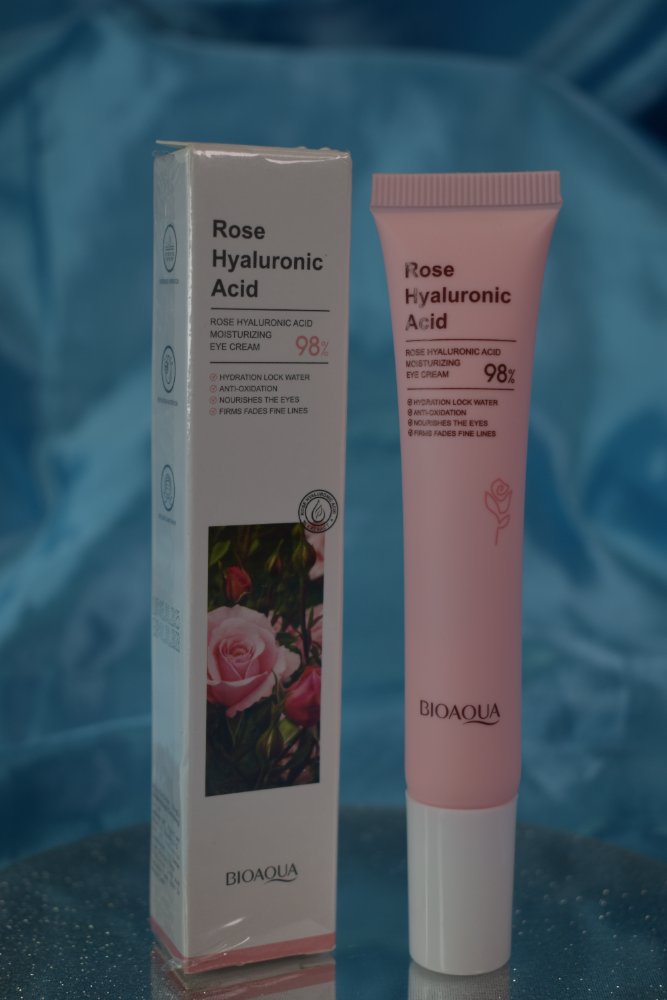 Contorno De Ojos De Rosas y Acido Hialuronico Bioaqua