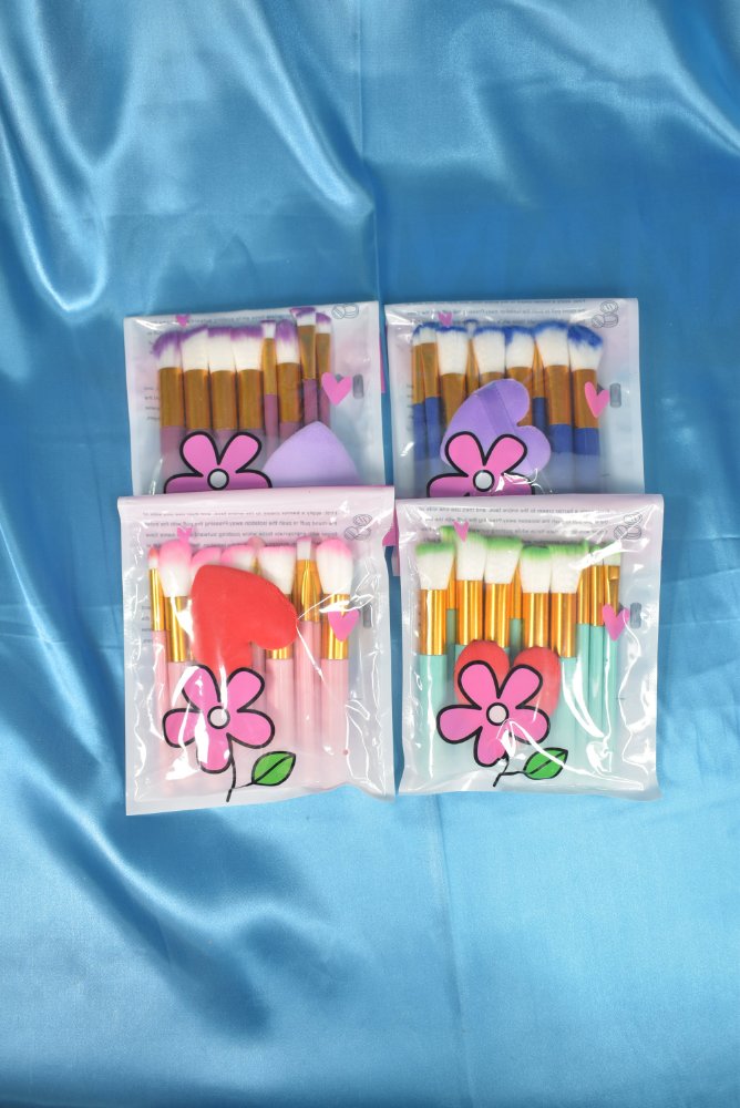 Brochas Kabuki X10 + Borla Surtidas