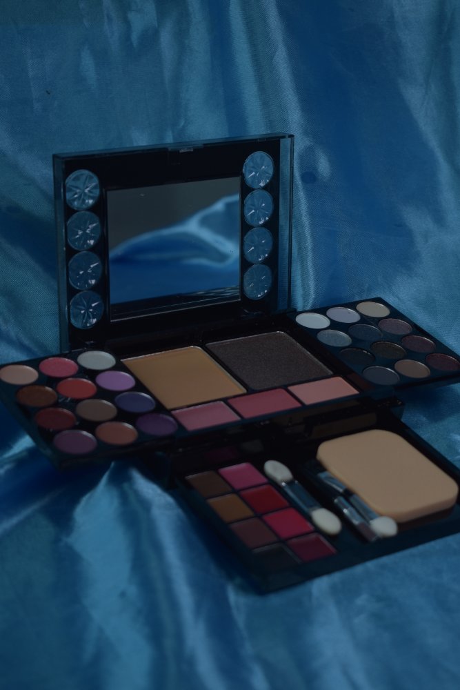 Set Maquillaje 37 tonos Raymar