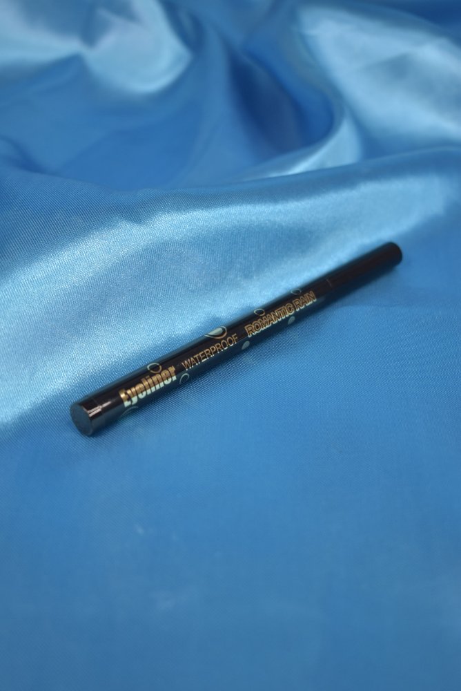 Delineador de Ojos Plumon Negro