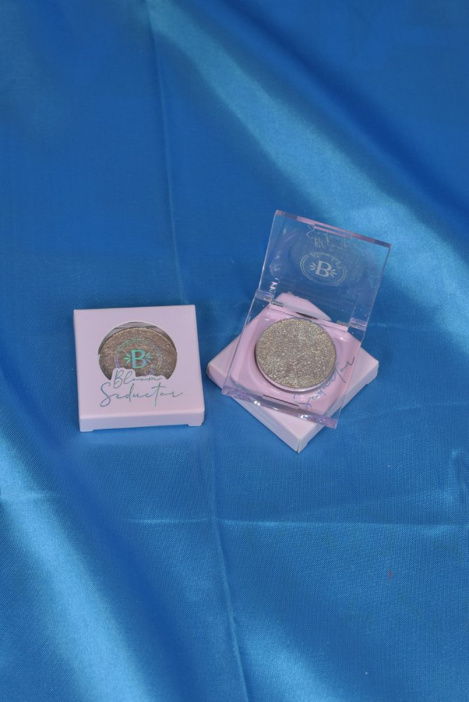 Bloom Seductor Iluminador Bomshelll