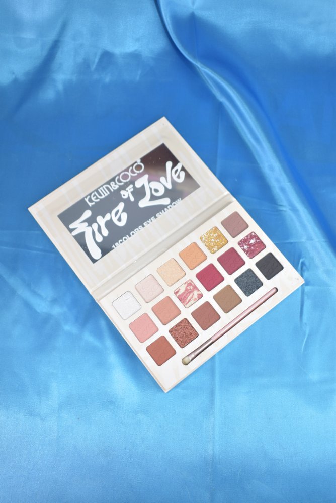 Set de sombras Fire of love Kevin&Coco x 18 tonos