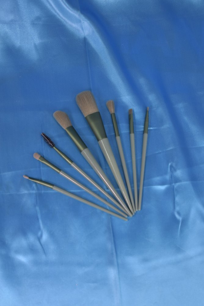 Set Brochas x8 Verde Militar