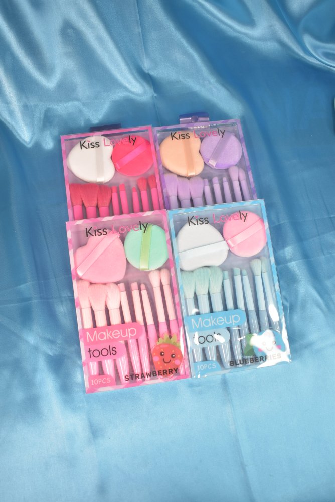 Brochas Pequeñas x8 + 2 Borlas Surtidas Kiss Beauty