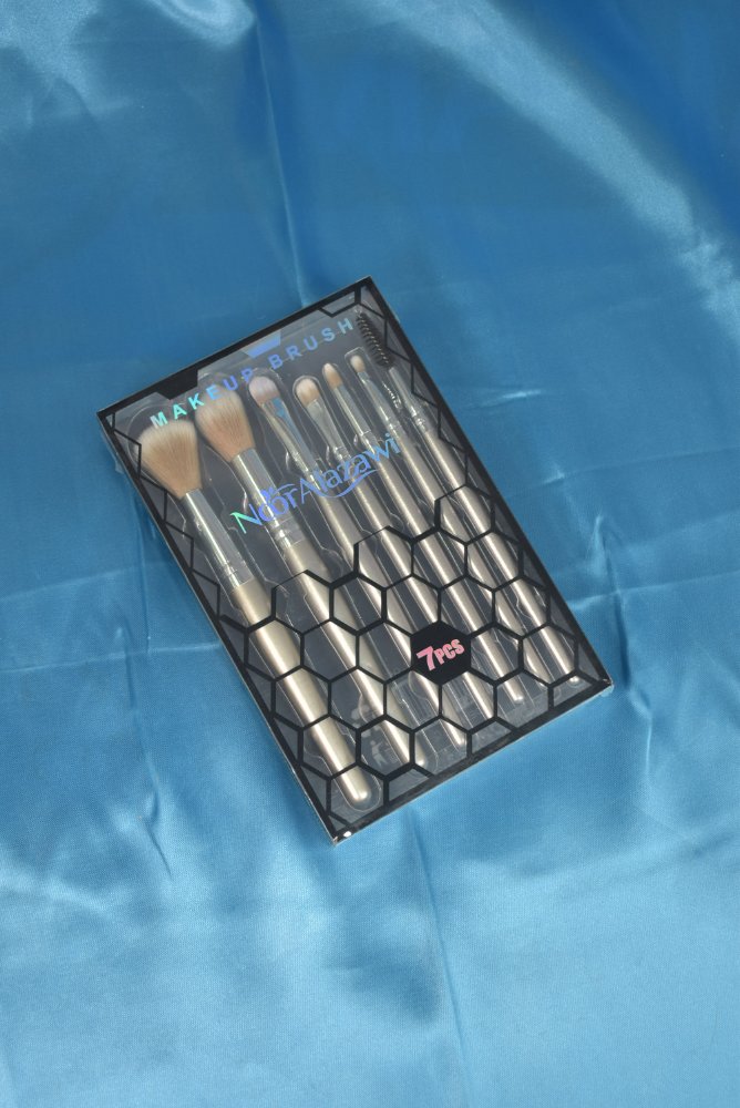 Brochas x7 Para Ojos y Rostro Plateada Makeup Brush