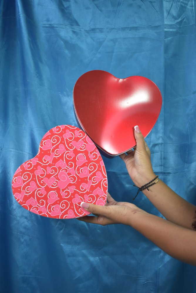 Caja Corazón Metalica