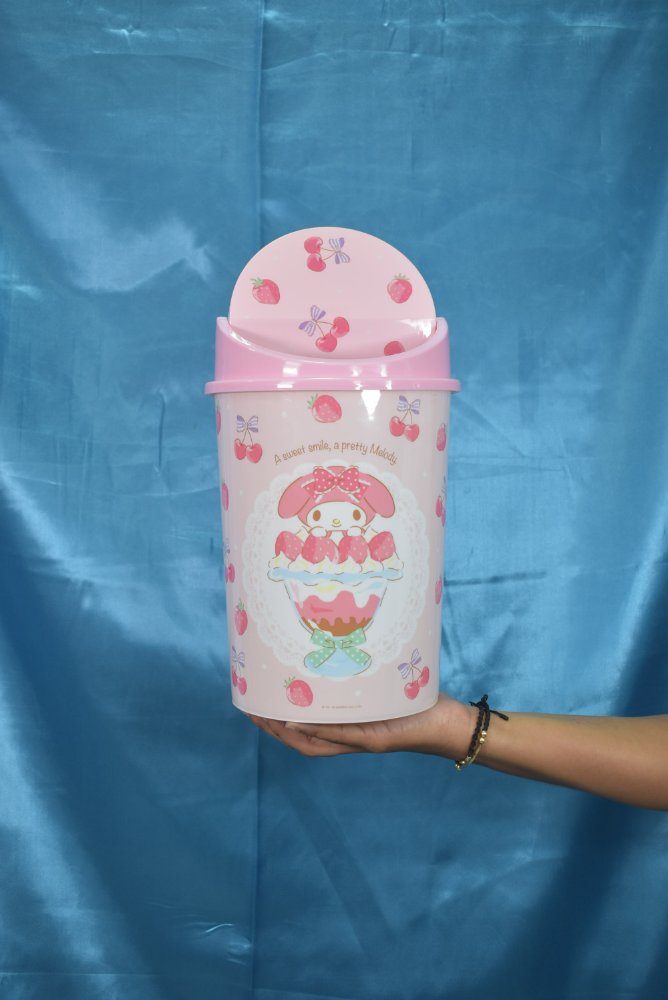 Papelera circular blanca