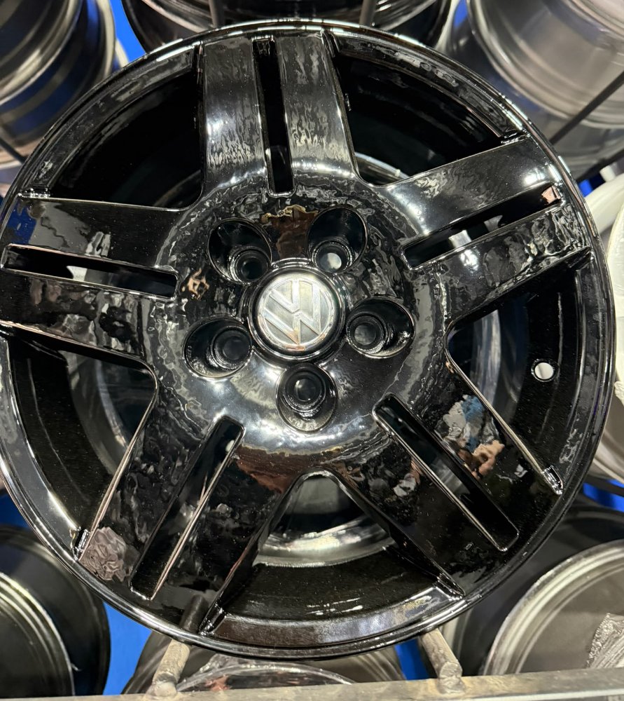 LLANTA LONGBEACH 15' NEGRO BRILLANTE