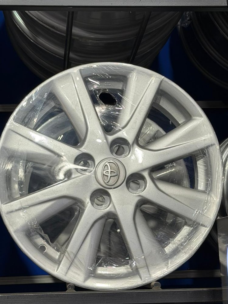 ETIOS 15' GRIS METALIZADO