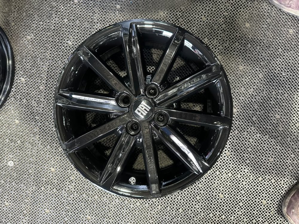FIAT CRONOS R15 COLOR NEGRO BRILLANTE