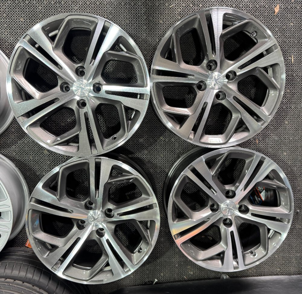 PEUGEOT 208 GTI 17'