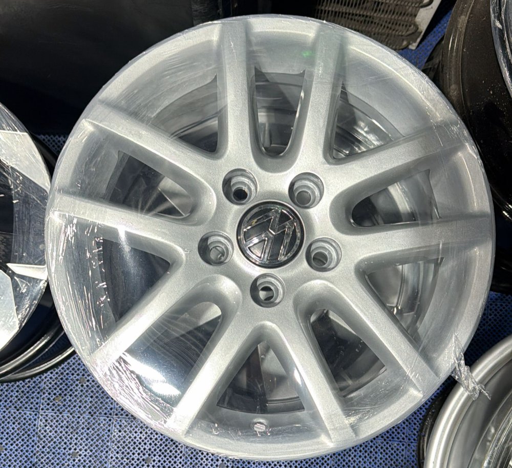 VOLKSWAGEN SHARAN 16'