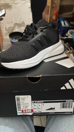 Tenis Adidas negro mujer 3