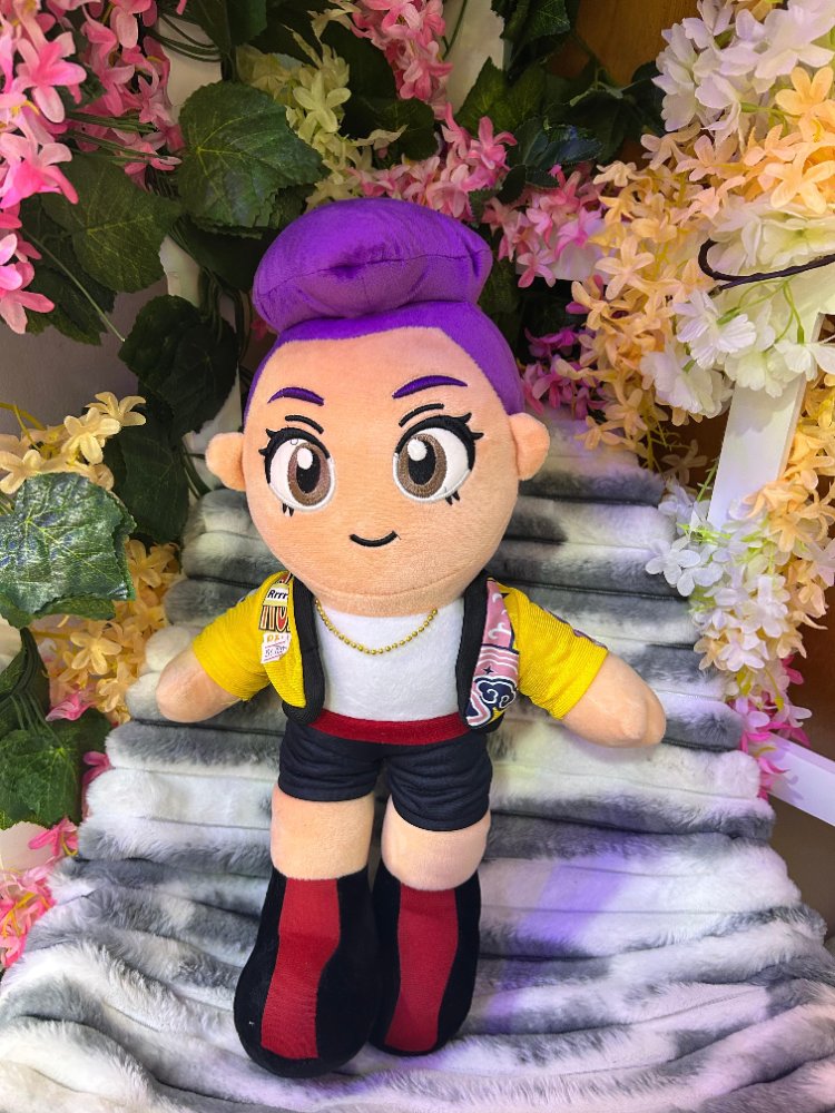 Guerrera kpop morada 46 cm