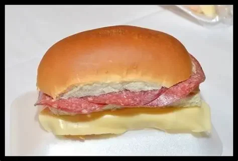 PEBETE MILAN Y QUESO