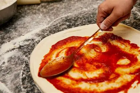 PRE PIZZA CON SALSA CONDIMENTADA