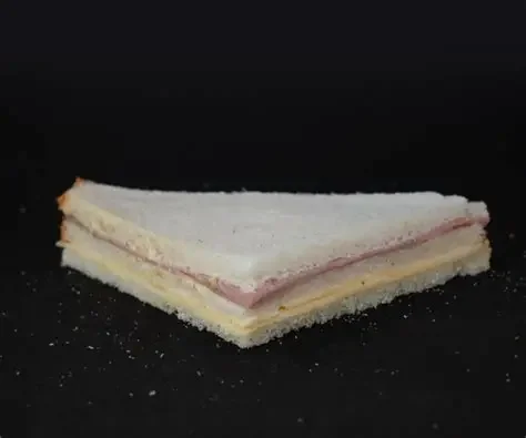 SANDWICH JAMON Y QUESO CONTUTTI