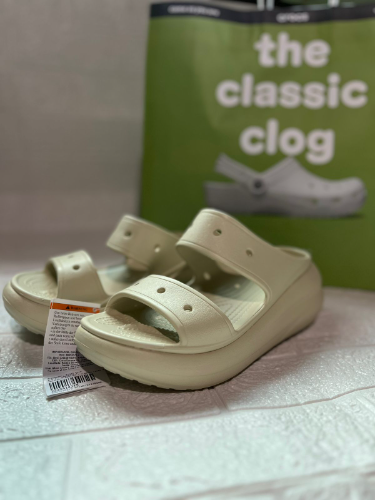 crocs con plataforma beige 1