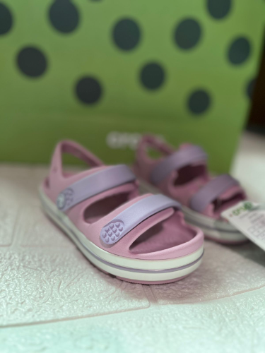 crocs para criatura