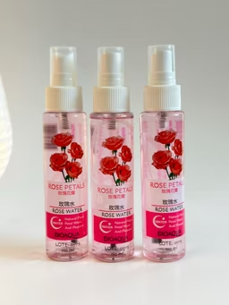 Agua de rosas