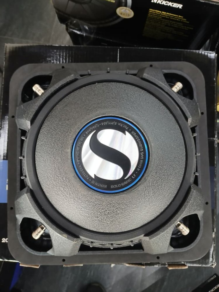 BAJO KICKER CUADRADO 4OHM S15L7