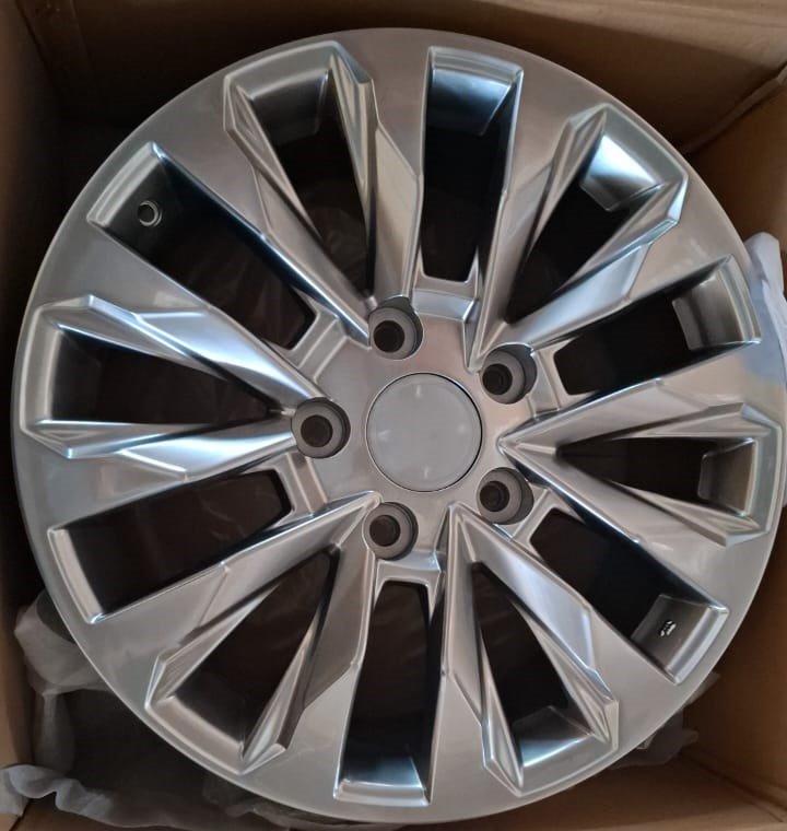ST-10 R20 5H M110.10 HYPER BLACK FACE