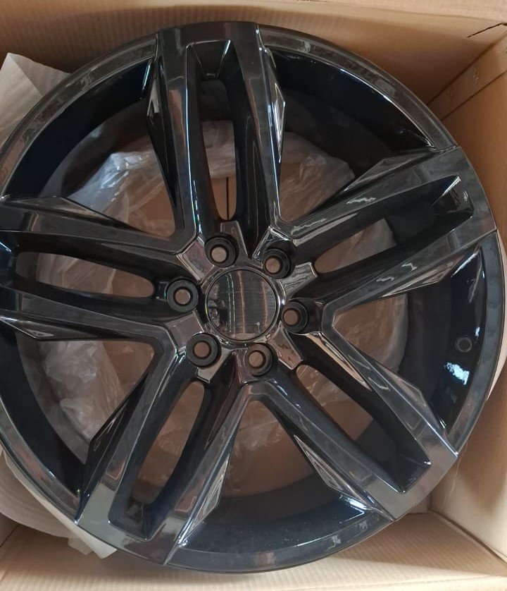 REP C018 R22 6H M139.7 GLOSS BLACK CHEVROLET SILVERADO
