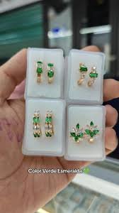 ARETES TOPOS VERDE ESMERALDA