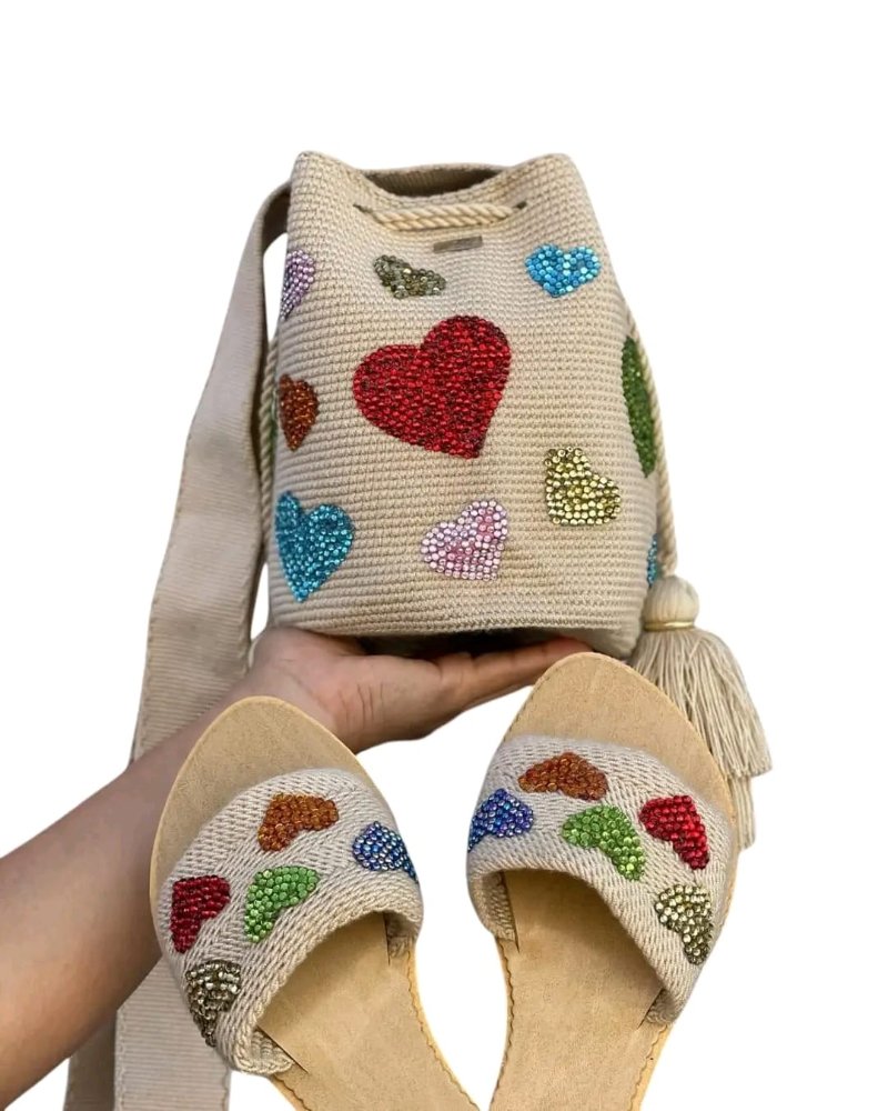 Combo de mochila mediana + sandalias decoradas