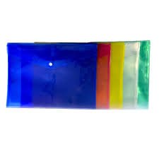Carpeta de plastico con broche