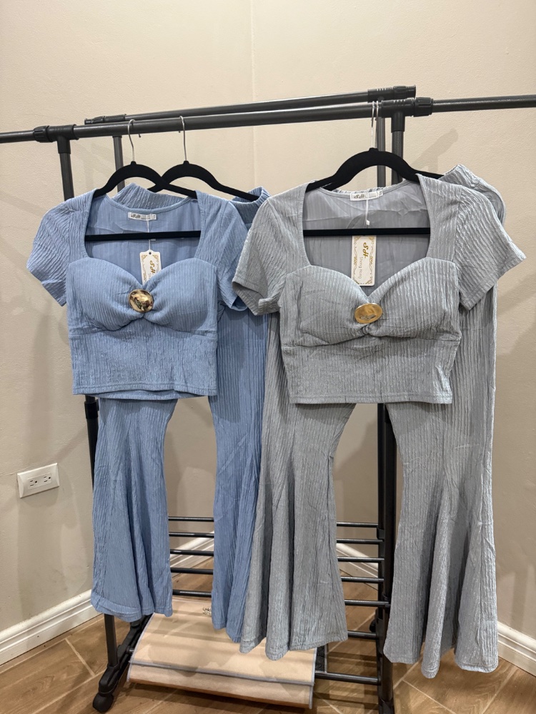 Conjunto de pantalones a acampanda